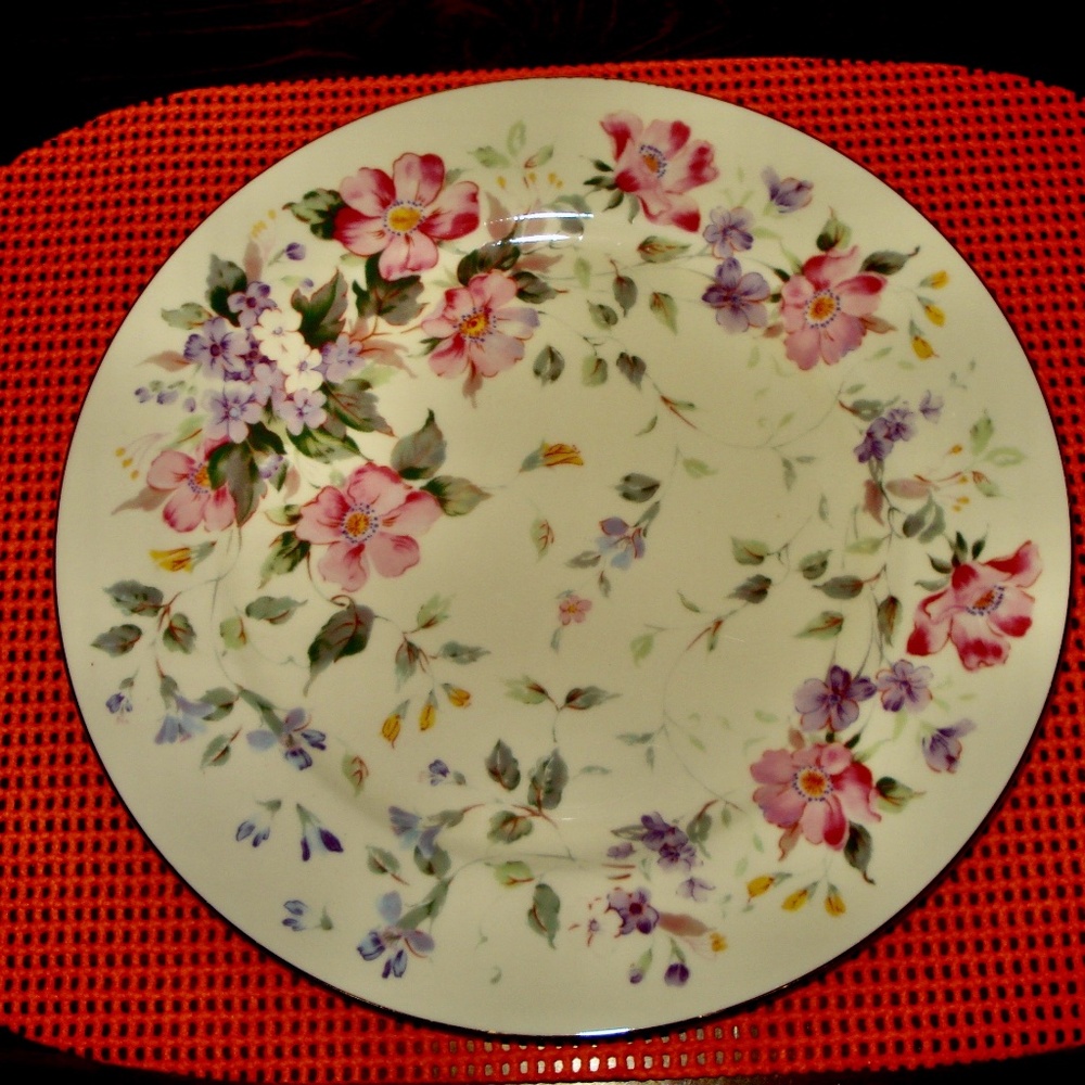 Vintage Andrea By Sadek Floral 10.5" Cake Plate/Dinner  Gold Trim